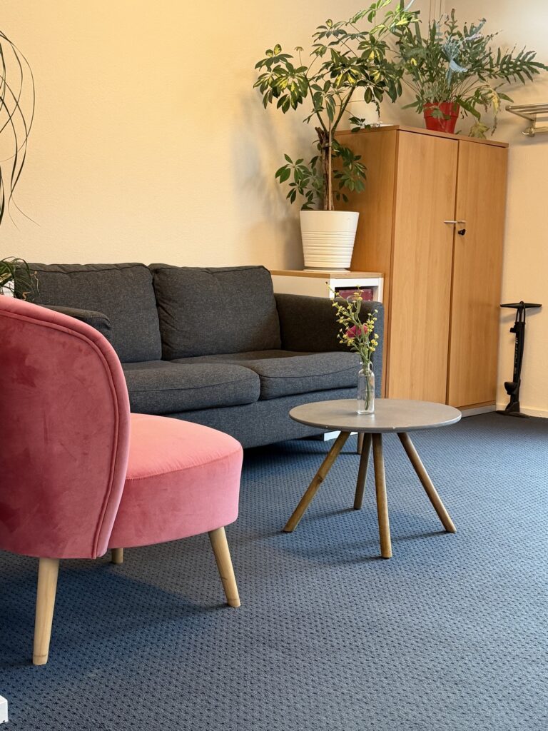 Zithoek waar leerlingen even tot rust kunnen komen bij Quadraat Zoetermeer